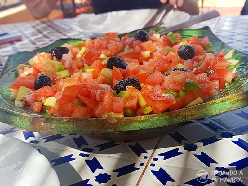 TAJINE DE DORADA Y ENSALADA MARROQUI 